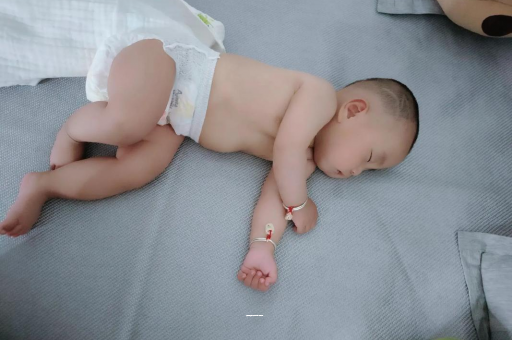 黔西南宝宝拉屎有黑色颗粒